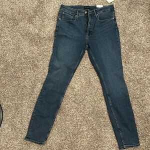 New with tags never worn high rise skinny jeans